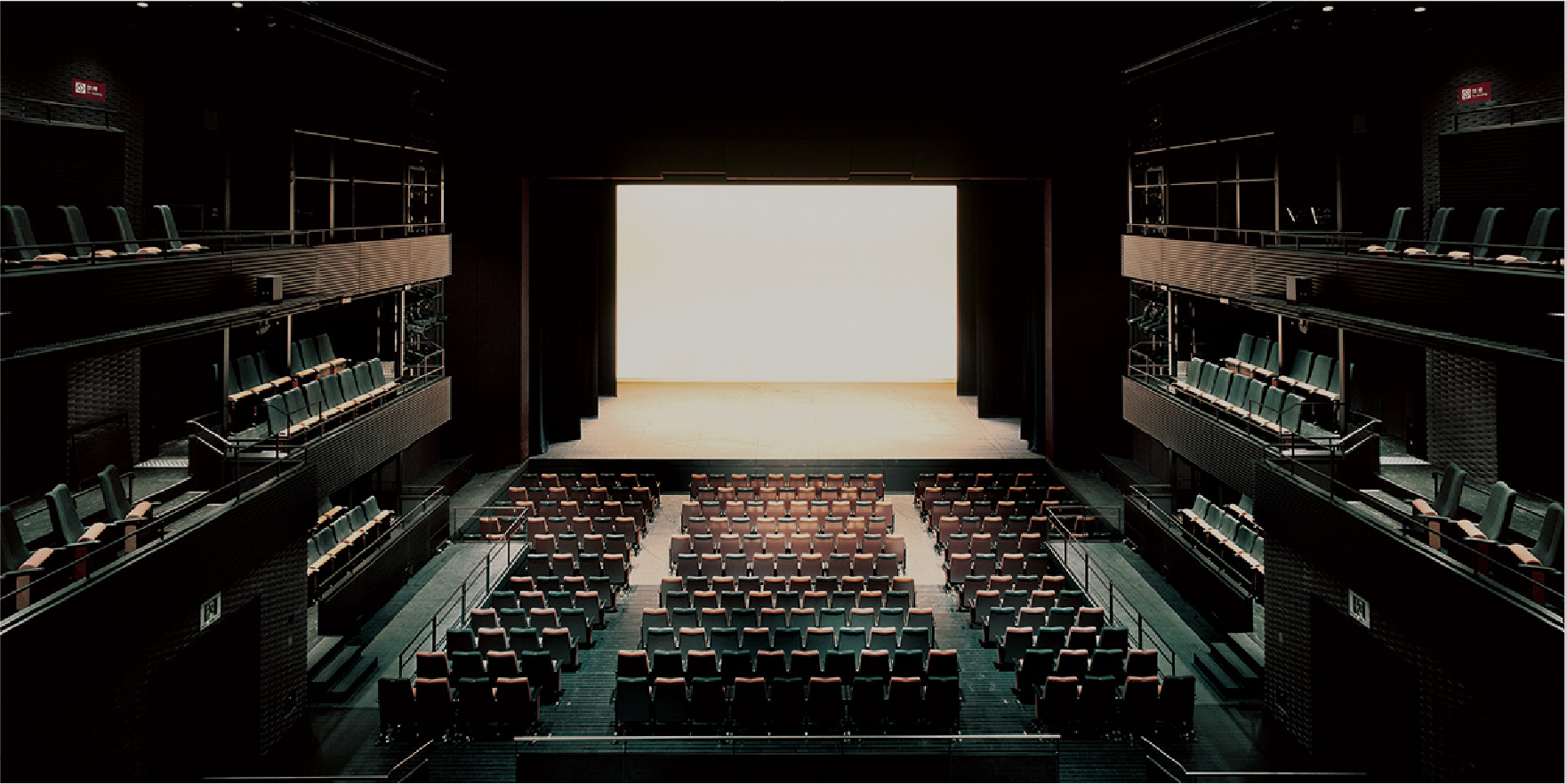 セキショウ中劇場