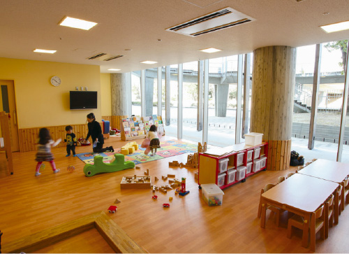 キッズルーム／カンティーネ／アリオスラウンジ